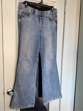 Torrid Bombshell Women Light Blue Flared Jeans Tall 18T Curvy Plus Size Elastic
